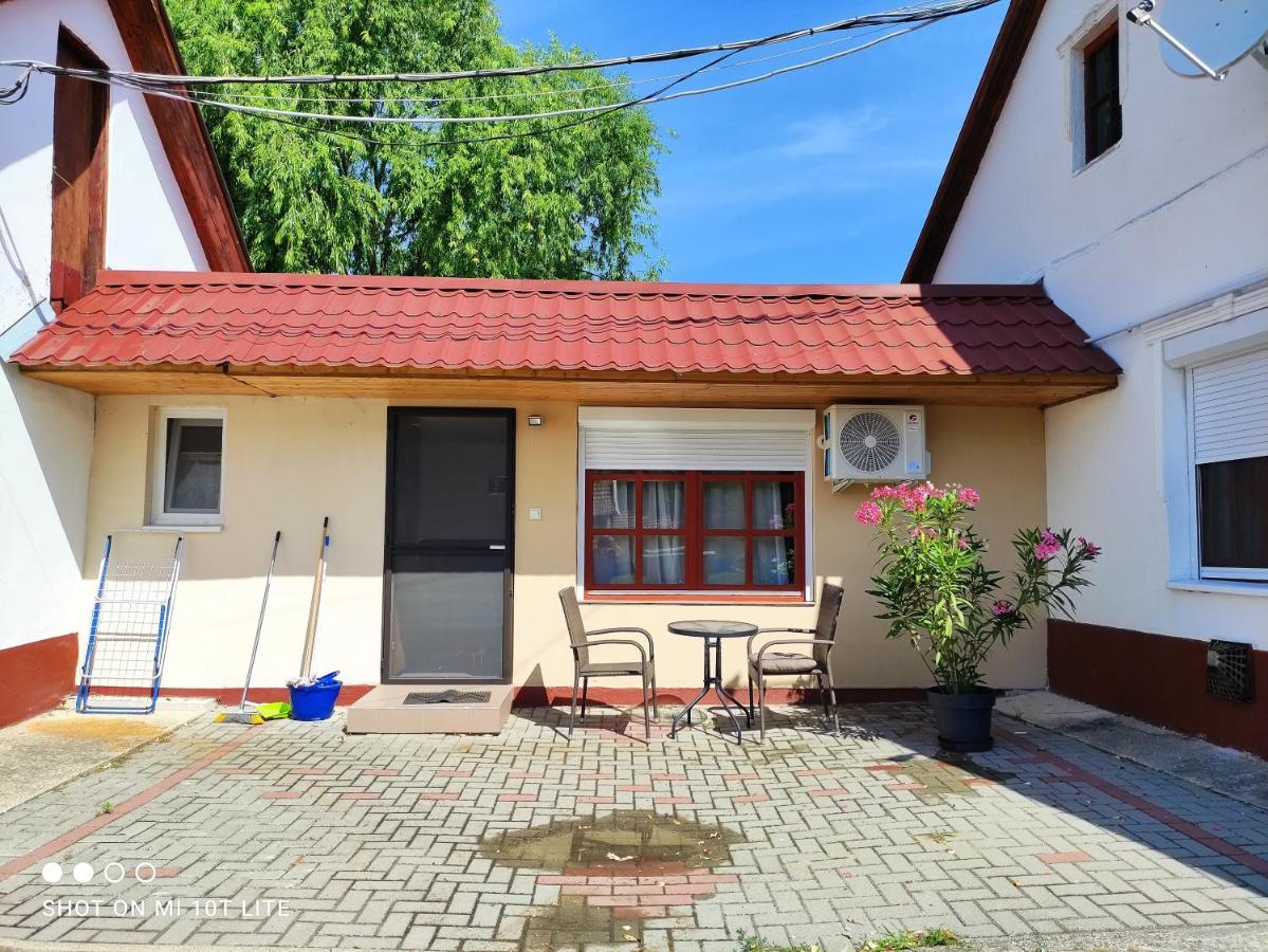 Rákóczi Vendégház Poroszló Exterior foto